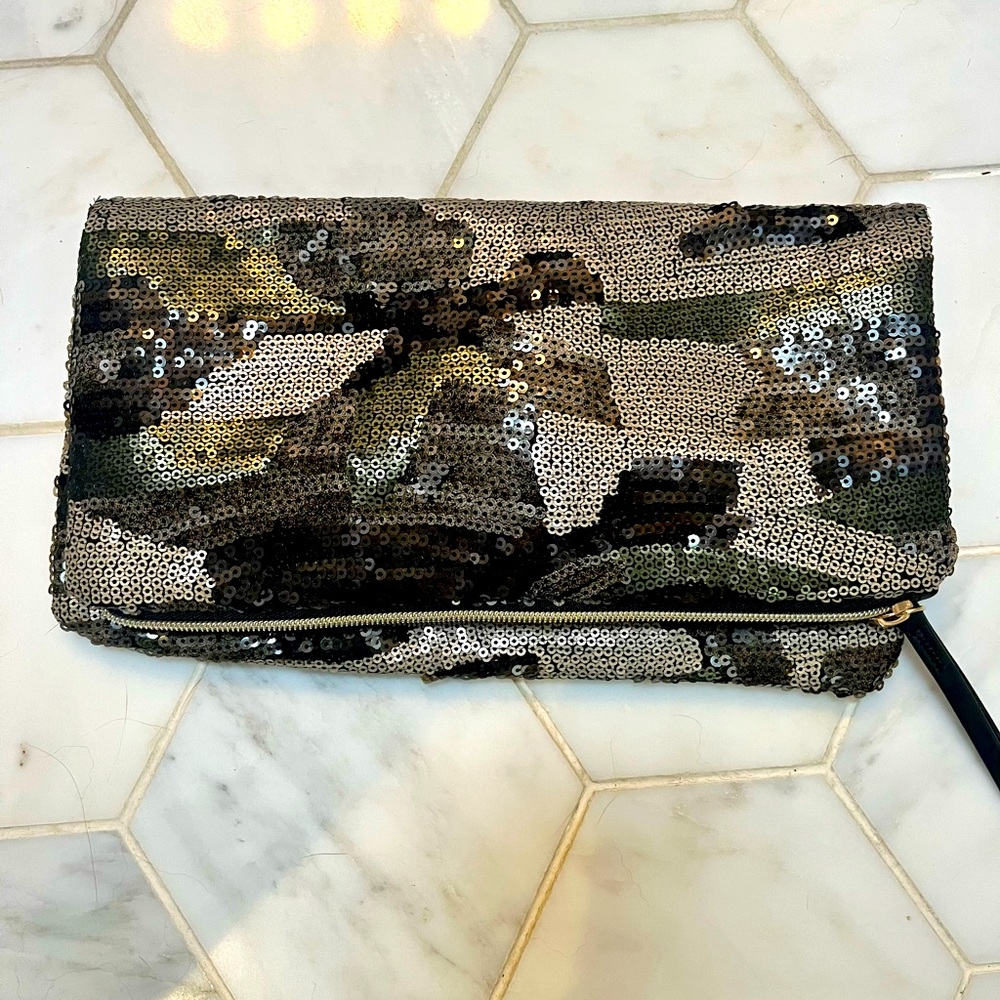 Camouflage sequin clutch.